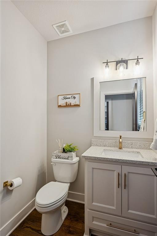 2500 Northwest Riverview Drive Riverside, MO 64150 - Photo 16 of 40