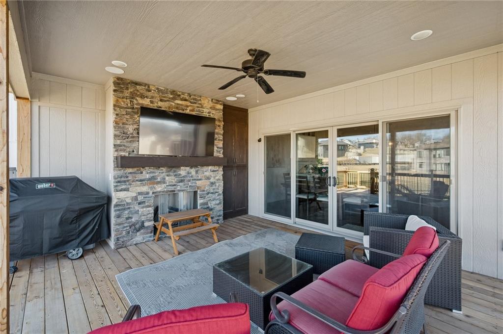 2500 Northwest Riverview Drive Riverside, MO 64150 - Photo 38 of 40