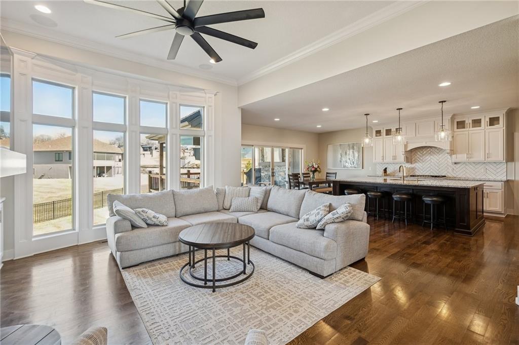 2500 Northwest Riverview Drive Riverside, MO 64150 - Photo 5 of 40