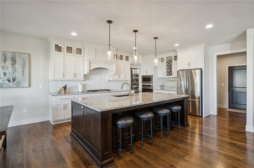 2500 Northwest Riverview Drive Riverside, MO 64150 - Photo 10 of 40