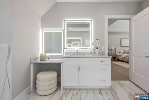 $3,499,000 | 520 Clinton Avenue, Wyckoff, NJ 07481
