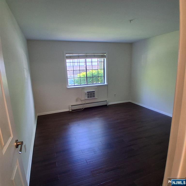 2014 Hawthorne Lane Mahwah, NJ 07430 - Photo 9 of 12