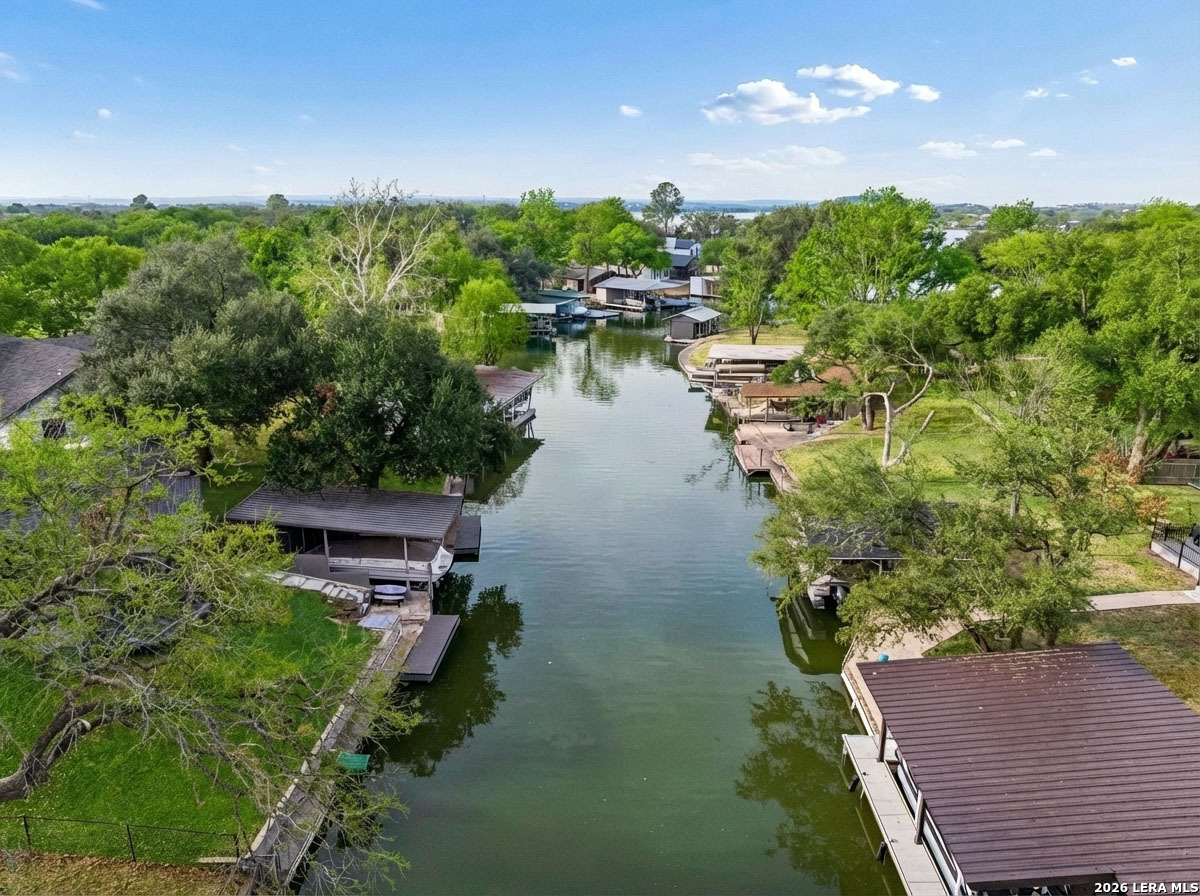 119 Robin Road Highland Haven, TX 78654 - Photo 5 of 33