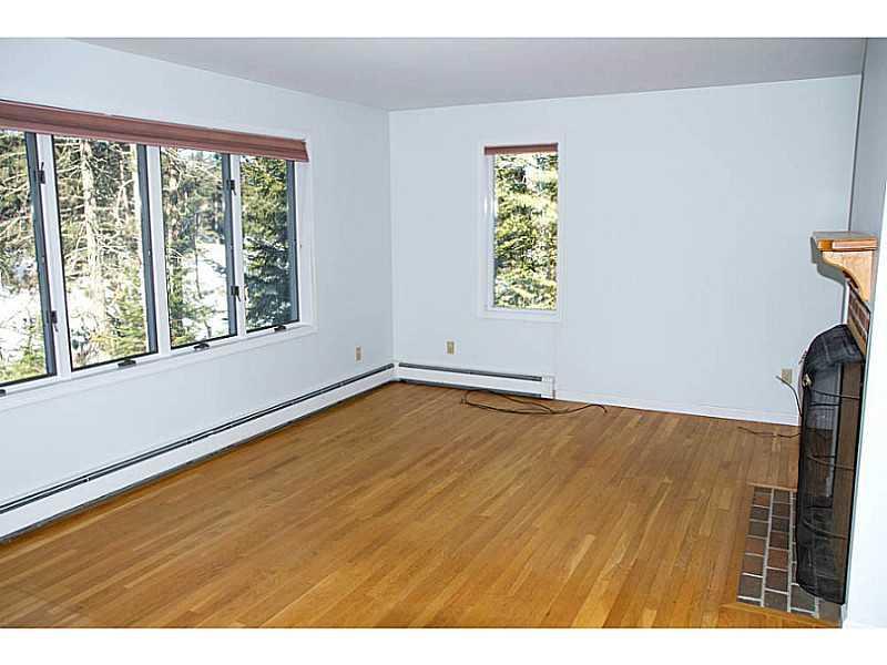 123 Sebascodegan Shores Road Harpswell, ME 04079 - Photo 4 of 35 Living Room.