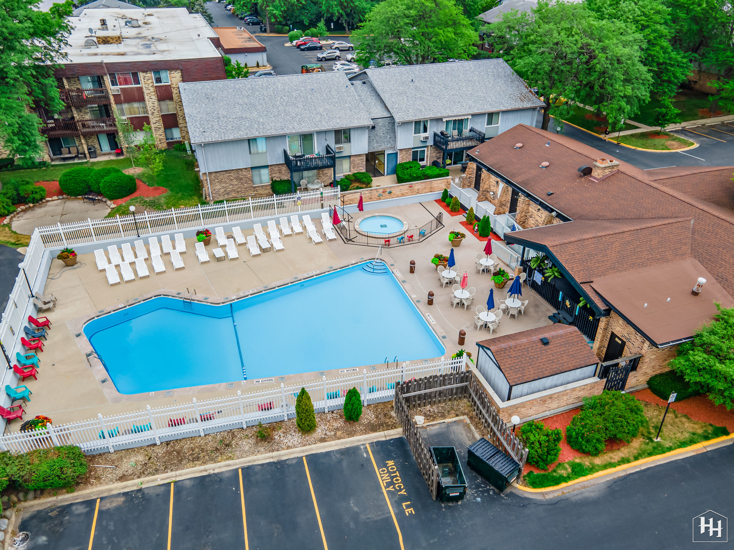 940 East Old Willow Road, Unit 206 Prospect Heights, IL 60070 - Photo 18 of 25 an aerial view of a house with garden space and street view