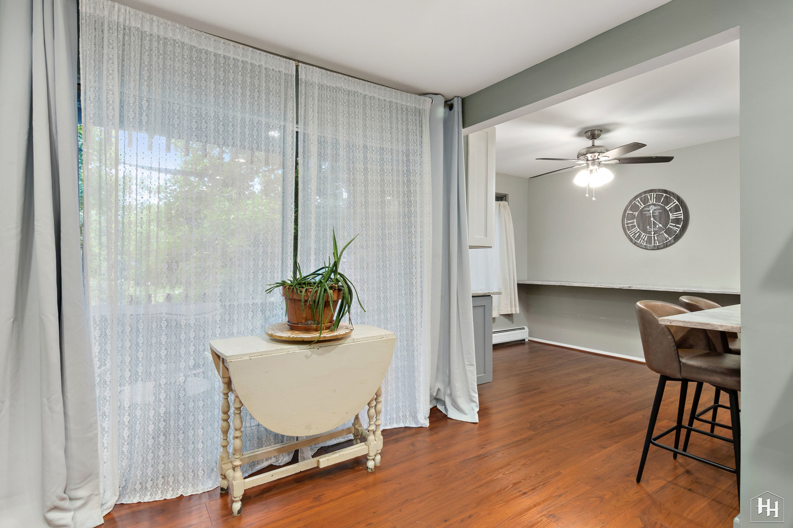 940 East Old Willow Road, Unit 206 Prospect Heights, IL 60070 - Photo 5 of 25 a view of a workspace with furniture and a window