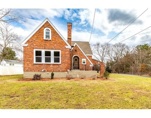 334 Salem Road Billerica, MA 01821 - Photo 5 of 30 a front view of a house with a yard