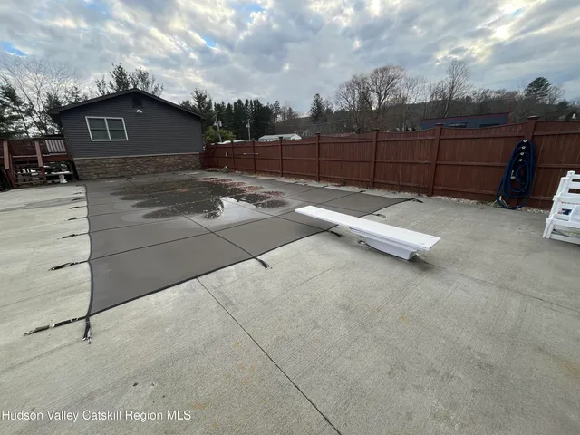 a view of a outdoor space with a street