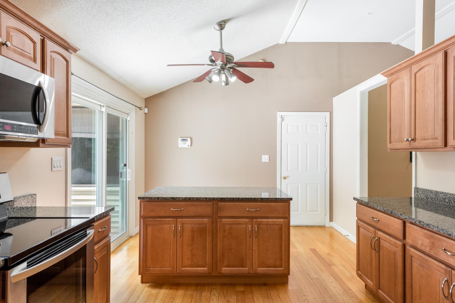 34 Ridge Court Auburn, NH 03032 - Photo 6 of 38