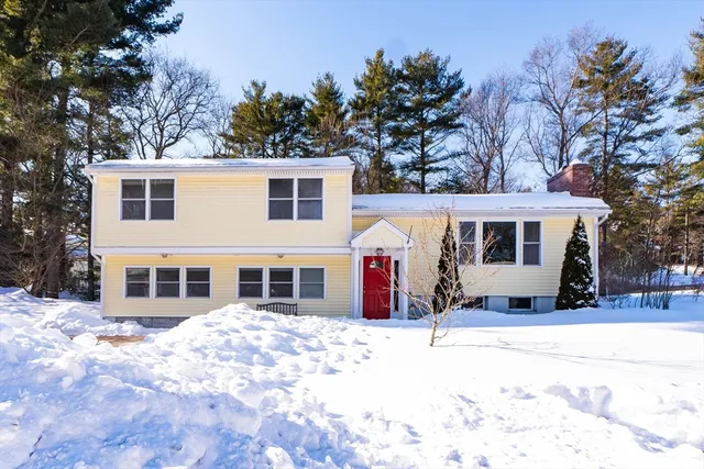 $958,800 | 17 Fairview Road, Medfield, MA 02052