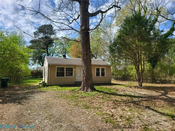 $169,900 | 14870 Warwick Boulevard, Newport News, VA 23608