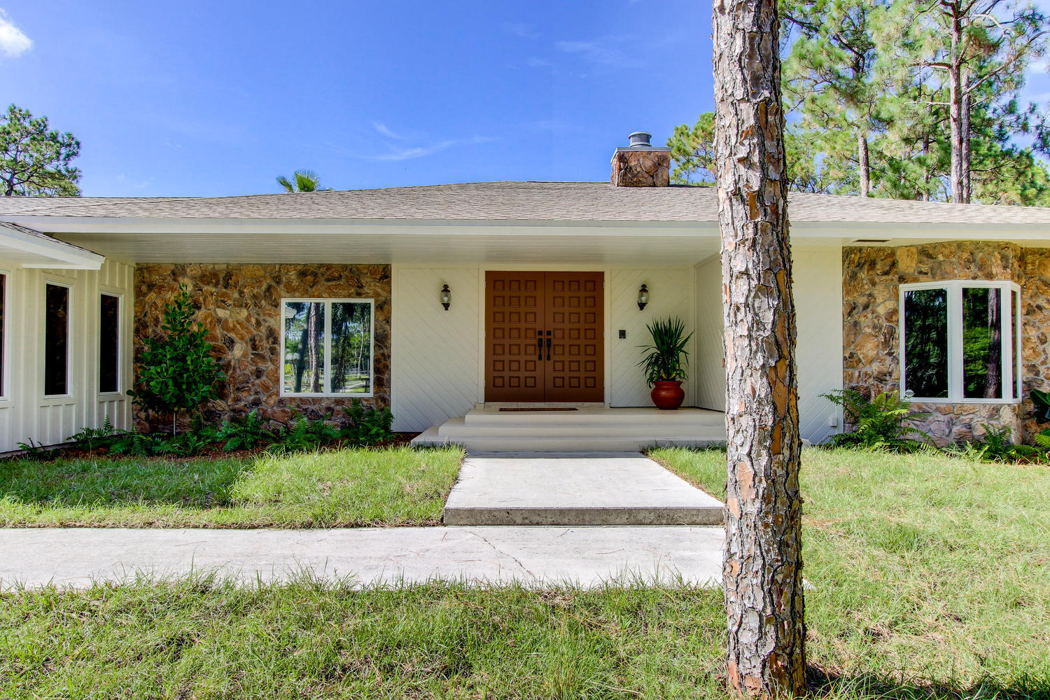 10969 Sandy Run Road Jupiter, FL 33478 - Photo 3 of 31 10969 Sandy Run Rd Jupiter FL-large-003-
