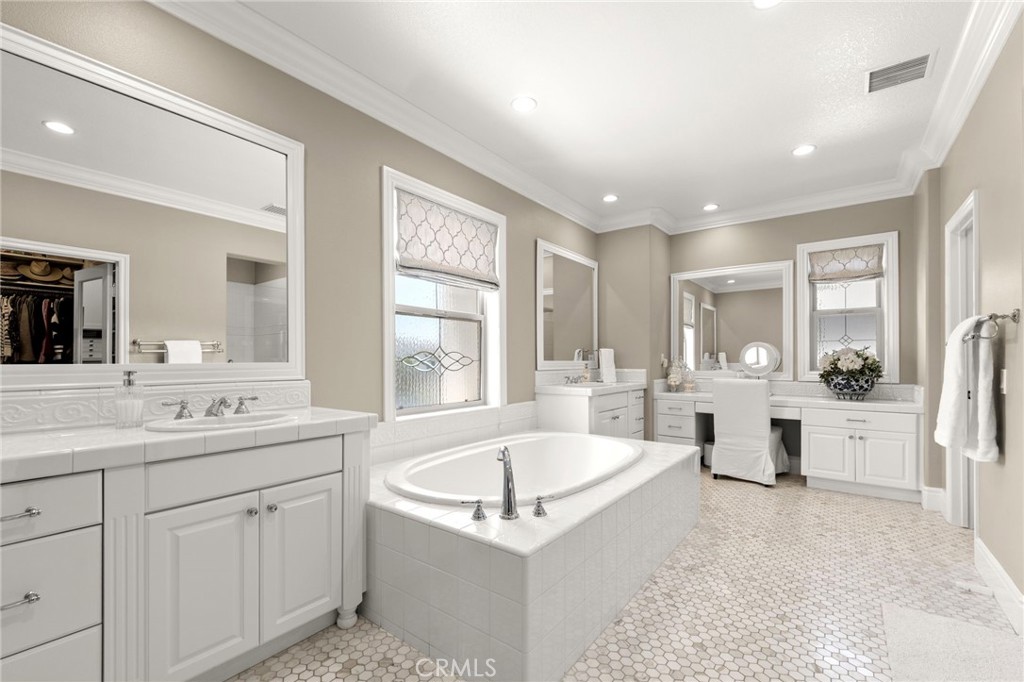 10 Jenny Lane Ladera Ranch, CA 92694 - Photo 34 of 64 Primary Spa Bathroom