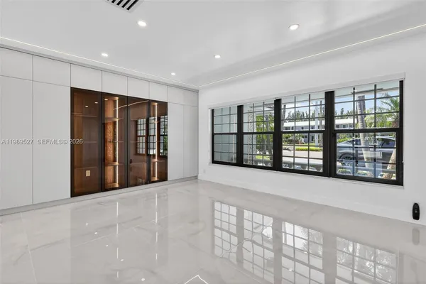 $18,900 | 607 Layne Boulevard, Hallandale Beach, FL 33009