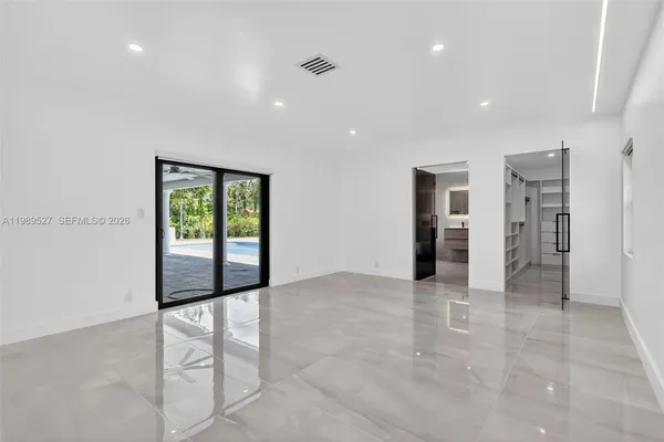 $18,900 | 607 Layne Boulevard, Hallandale Beach, FL 33009