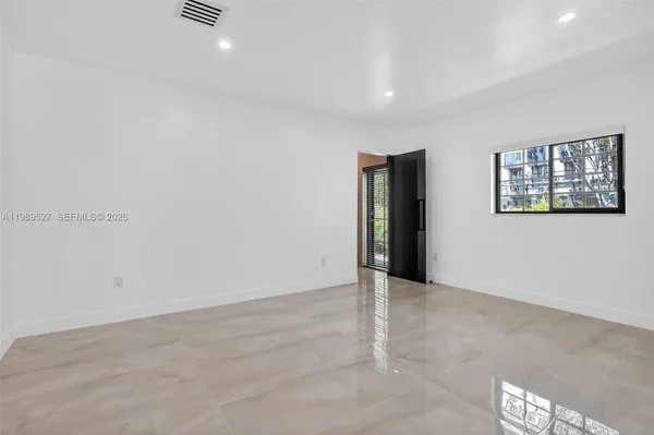 $18,900 | 607 Layne Boulevard, Hallandale Beach, FL 33009