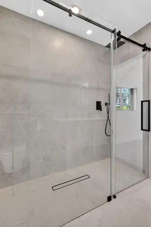 $18,900 | 607 Layne Boulevard, Hallandale Beach, FL 33009