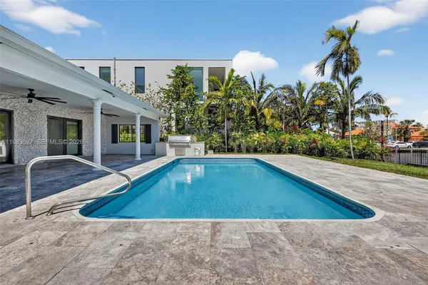 $18,900 | 607 Layne Boulevard, Hallandale Beach, FL 33009