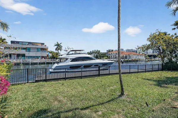 $18,900 | 607 Layne Boulevard, Hallandale Beach, FL 33009