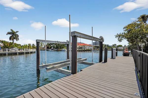 $18,900 | 607 Layne Boulevard, Hallandale Beach, FL 33009