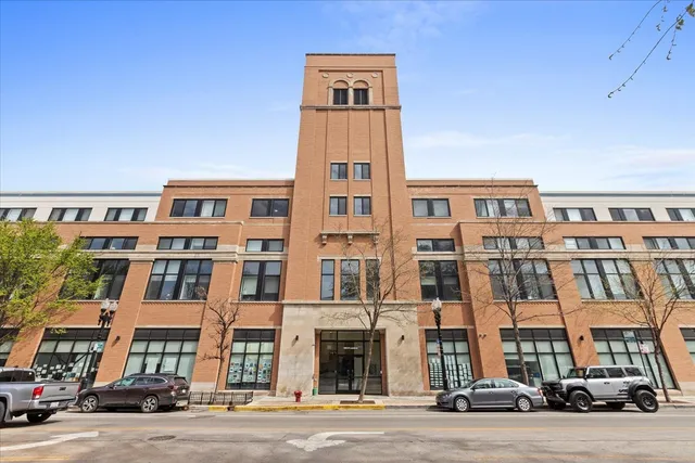 $3,250 | 1900 West Lawrence Avenue, Unit 211, Chicago, IL 60640