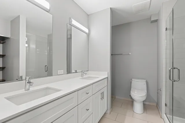 $3,250 | 1900 West Lawrence Avenue, Unit 211, Chicago, IL 60640