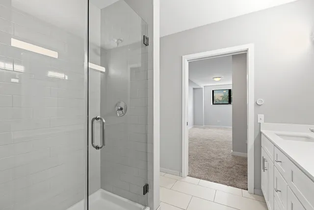 $3,250 | 1900 West Lawrence Avenue, Unit 211, Chicago, IL 60640