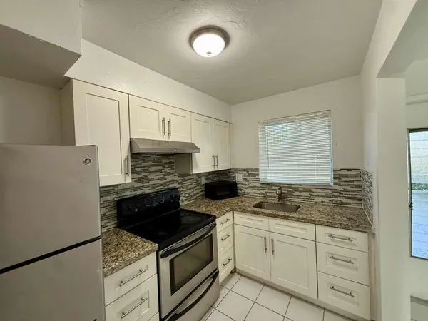$1,600 | 1251 West River Drive, Unit 4, Margate, FL 33063