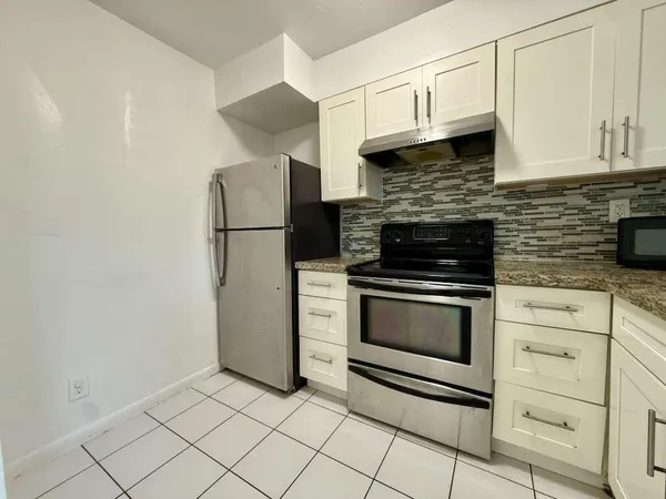 $1,600 | 1251 West River Drive, Unit 4, Margate, FL 33063