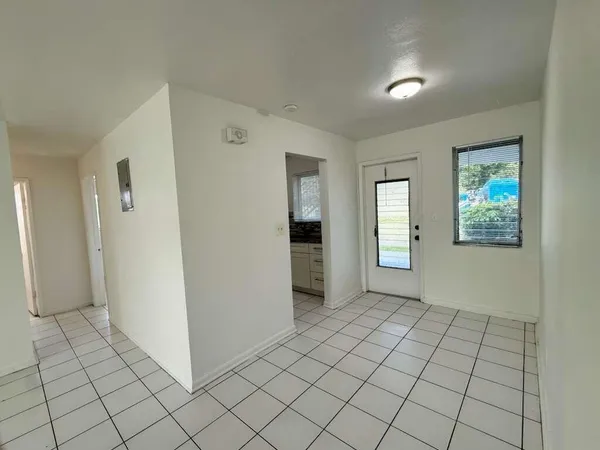 $1,600 | 1251 West River Drive, Unit 4, Margate, FL 33063