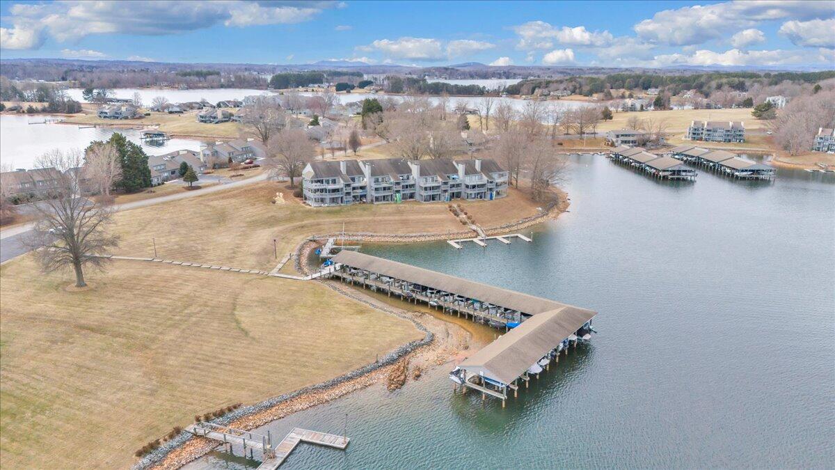 93 Peninsula Point Drive, Unit B5 Moneta, VA 24121 - Photo 45 of 48 an aerial view of residential houses with outdoor space