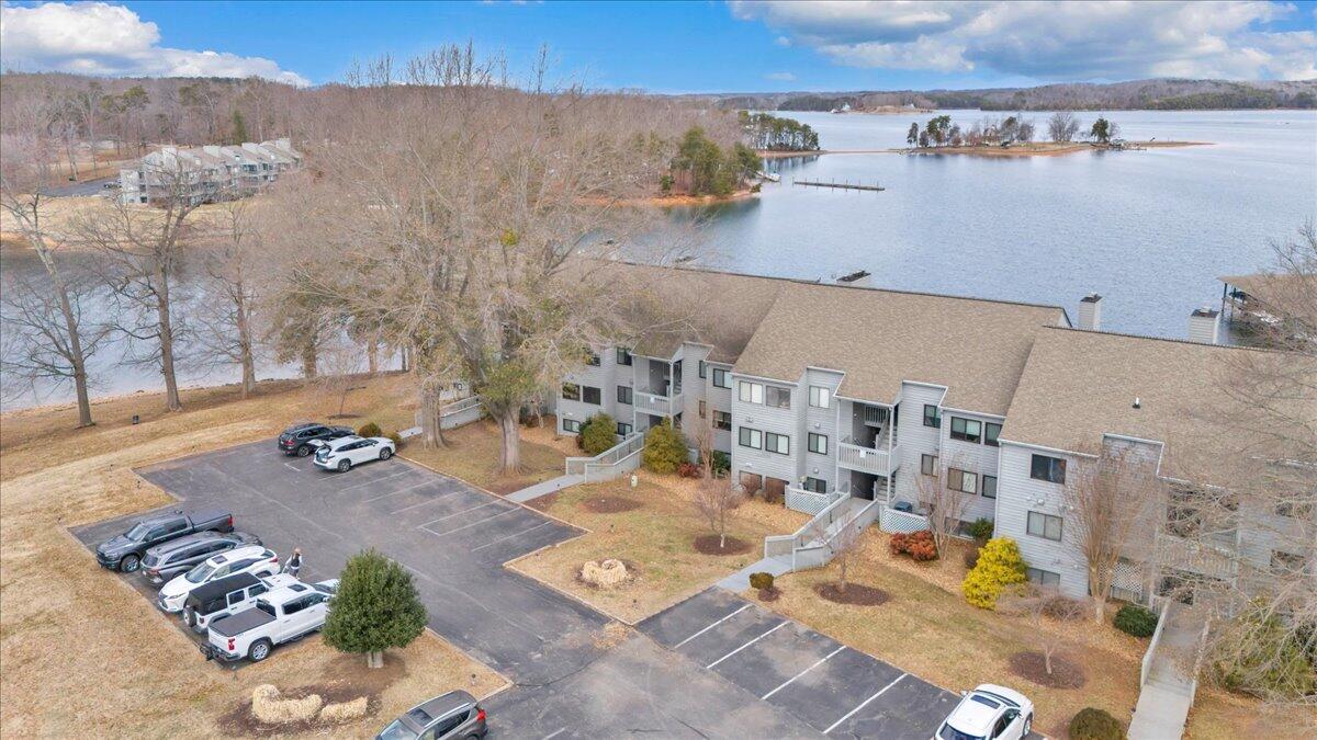 93 Peninsula Point Drive, Unit B5 Moneta, VA 24121 - Photo 46 of 48 an aerial view of a house with outdoor space