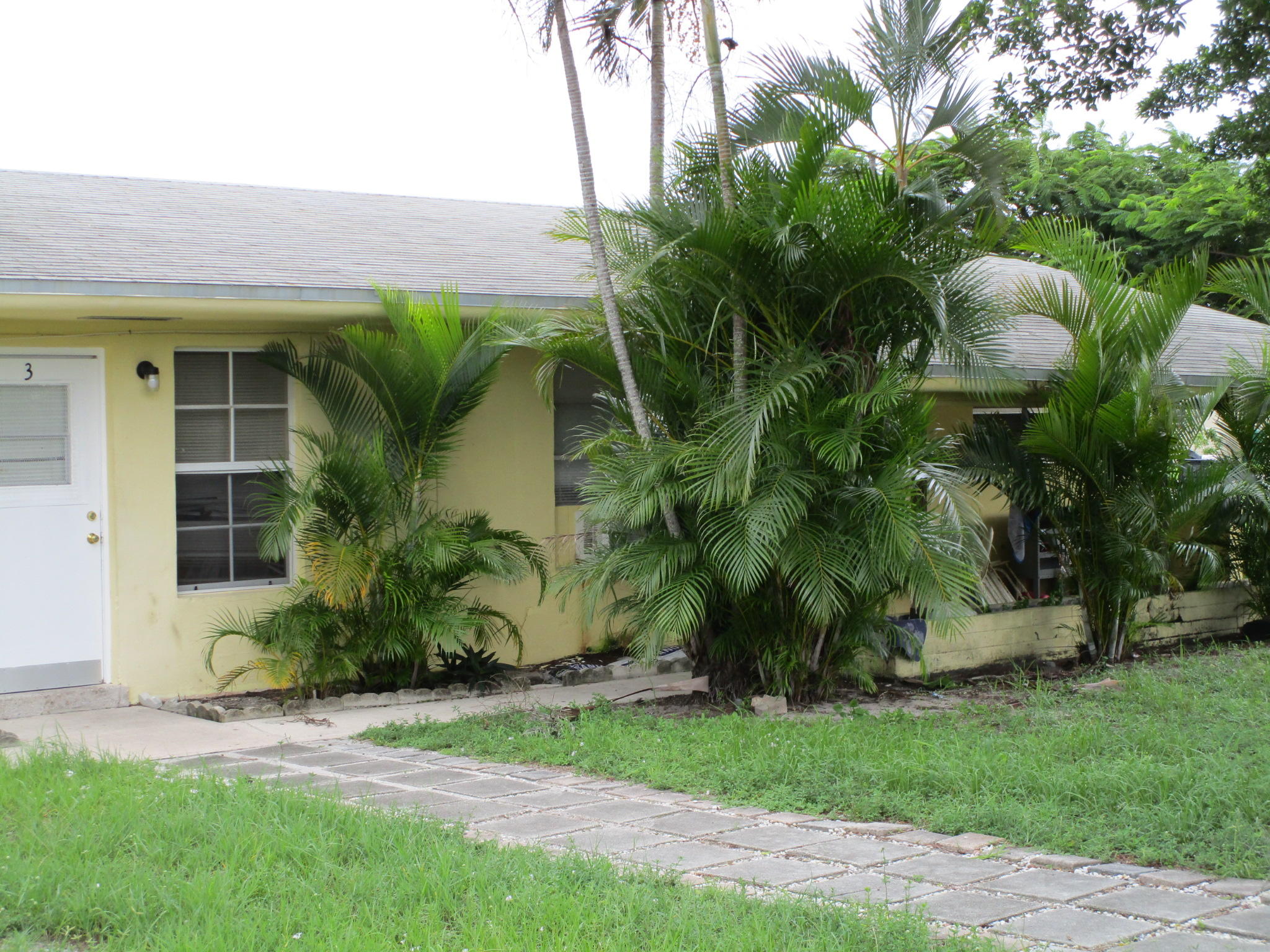 655 Silver Beach Road, Unit 14 Lake Park, FL 33403 - Photo 3 of 15 20190904160545_IMG_1626