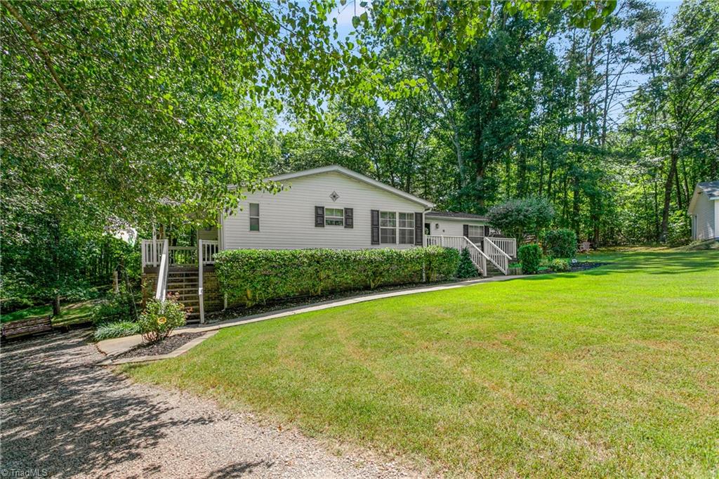 233 Paschall Road Summerfield, NC 27358 - Photo 4 of 35