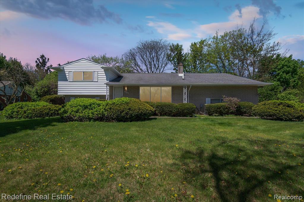 32338 Craftsbury Road Farmington Hills, MI 48334 - Photo 1 of 46