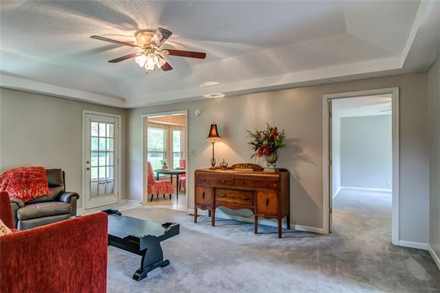2201 Stokes Road Clarksville, TN 37043 - Photo 6 of 20 Living area before wood floors were put in.