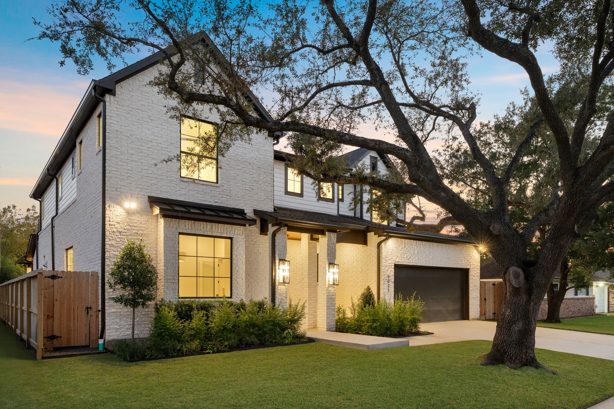 8021 Turquoise Lane Houston, TX 77055 - Photo 2 of 50 Welcome to 8021 Turquoise! Located in Spring Branch and walking distance to parks/bike trail.