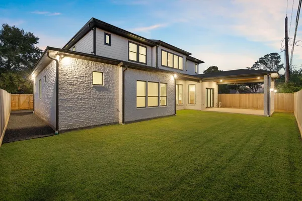 $1,274,999 | 8021 Turquoise Lane, Houston, TX 77055