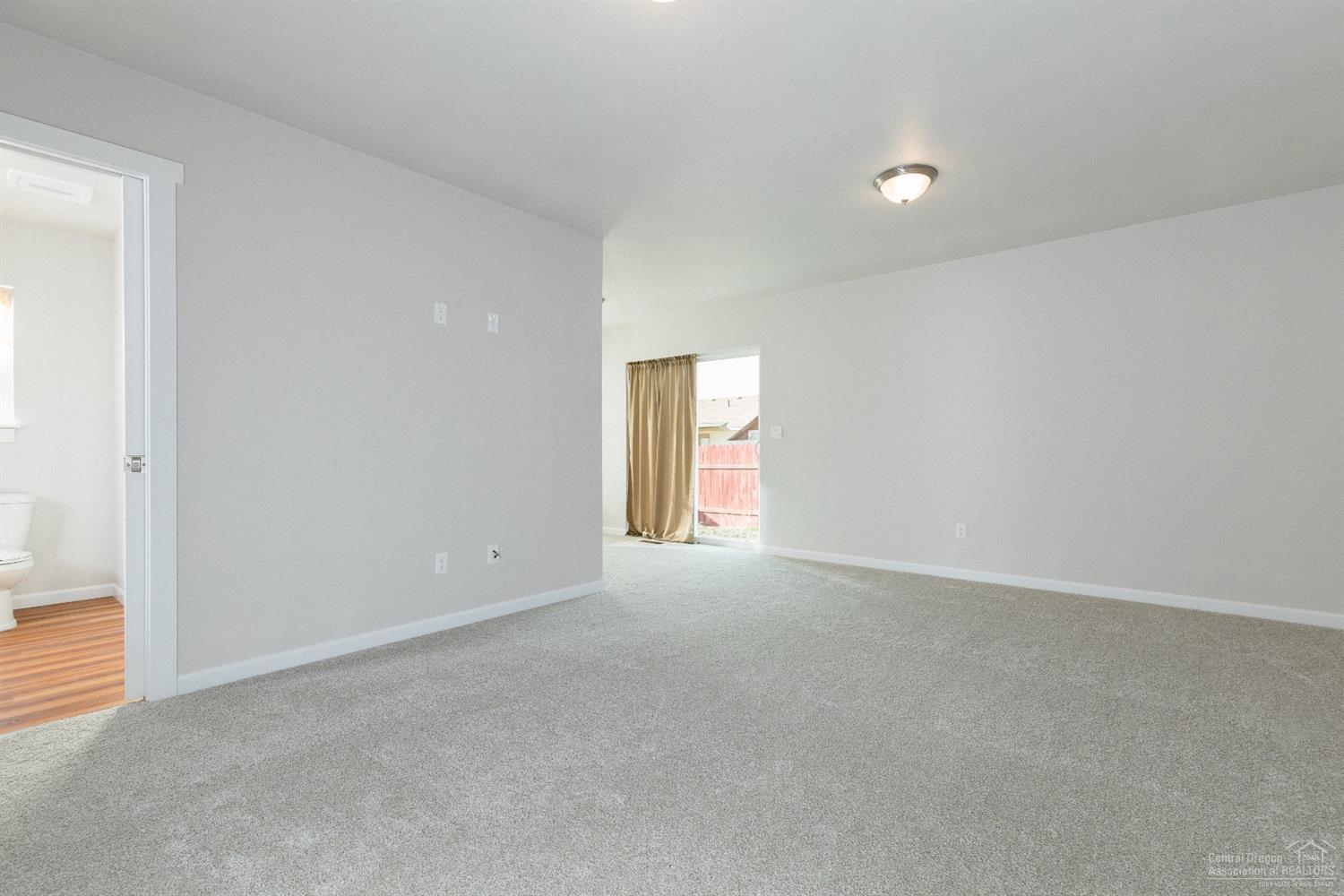 697 Scenic Loop Culver, OR 97734 - Photo 5 of 20 Gallery Image 5