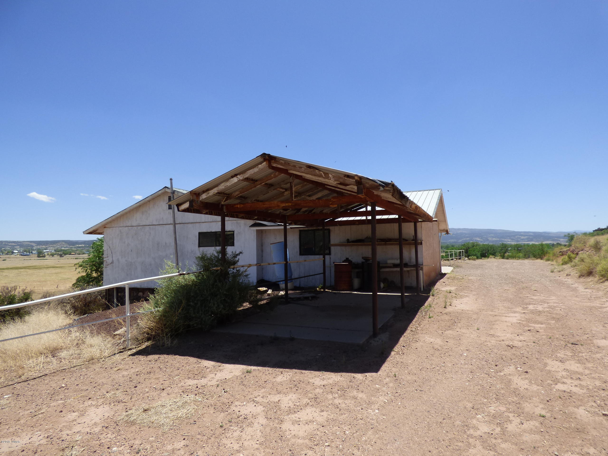 62 North Gutierrez Street Springerville, AZ 85938 - Photo 3 of 36