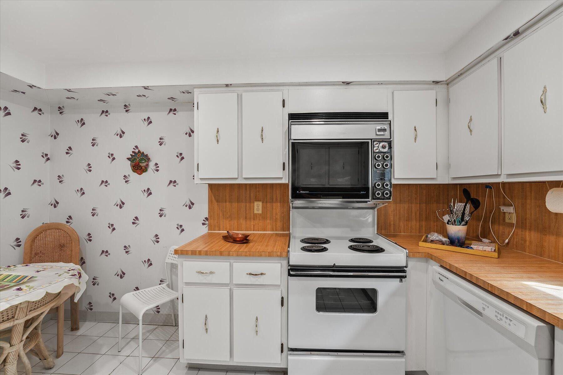 16251 Golf Club Road, Unit 312 Weston, FL 33326 - Photo 11 of 25 20231005014859590061000000-o