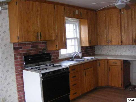 2386 Airport Road Adrian, MI 49221 - Photo 6 of 10 20024254-5.JPG
