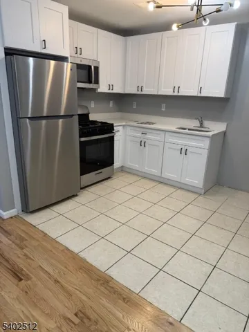 $2,600 | 535 South 18th Street, Newark, NJ 07103