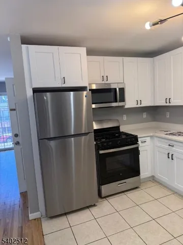 $2,600 | 535 South 18th Street, Newark, NJ 07103