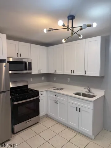 $2,600 | 535 South 18th Street, Newark, NJ 07103