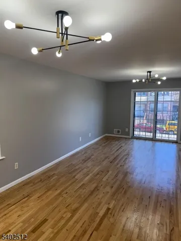 $2,600 | 535 South 18th Street, Newark, NJ 07103