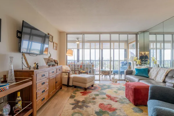 $1,850 | 740 South Federal Highway, Unit 612, Pompano Beach, FL 33062