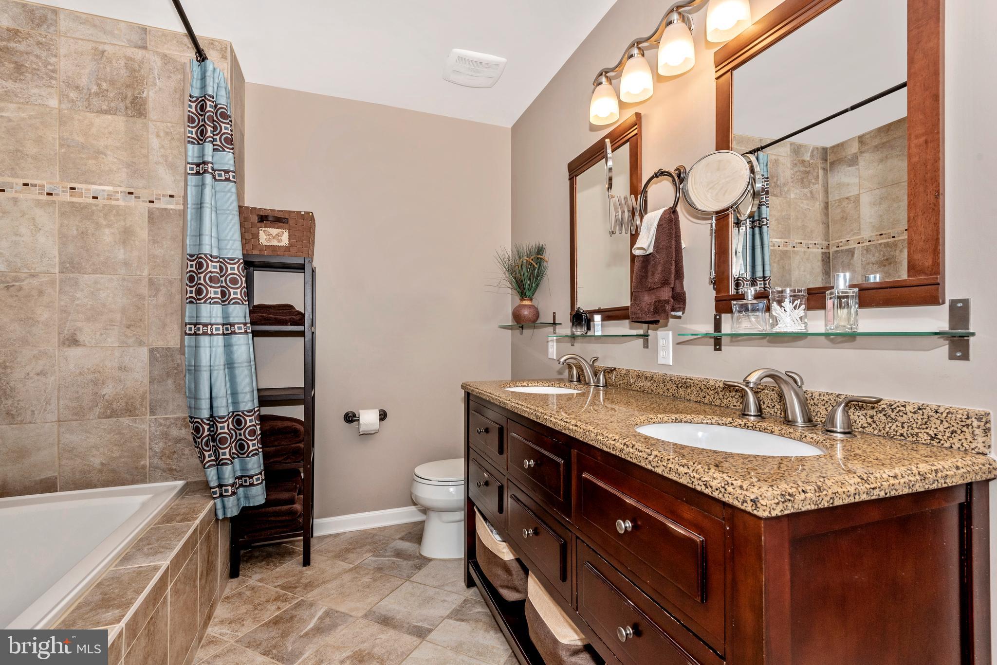 10725 Game Preserve Road Gaithersburg, MD 20879 - Photo 11 of 50 UPPER LEVEL-MASTER BATHROOM