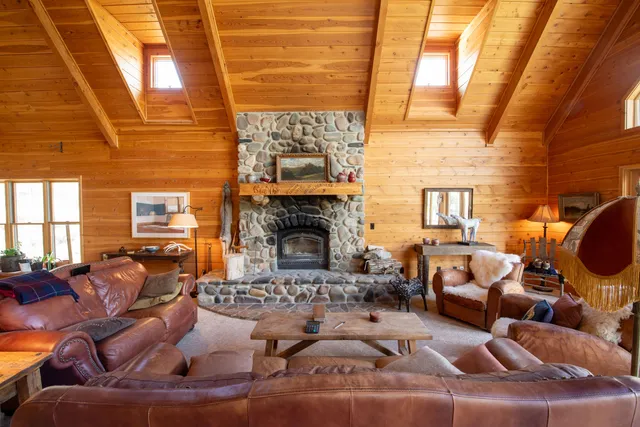 $1,800,000 | 9885 Challis Creek Road, Challis, ID 83226