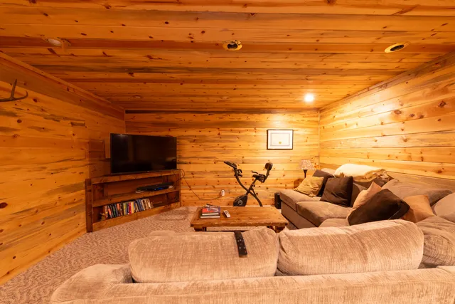 $1,800,000 | 9885 Challis Creek Road, Challis, ID 83226